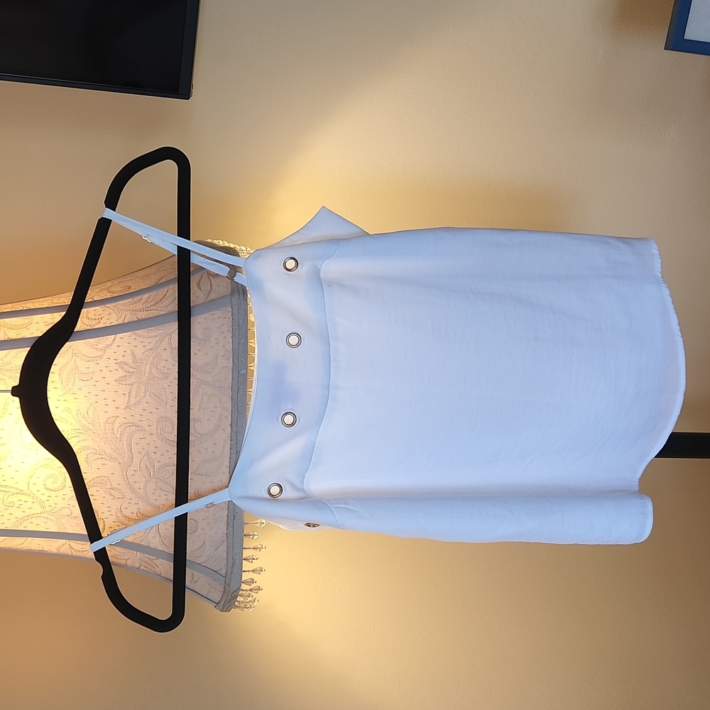 White top adjustable straps polyester lining. - Picture 2 of 4